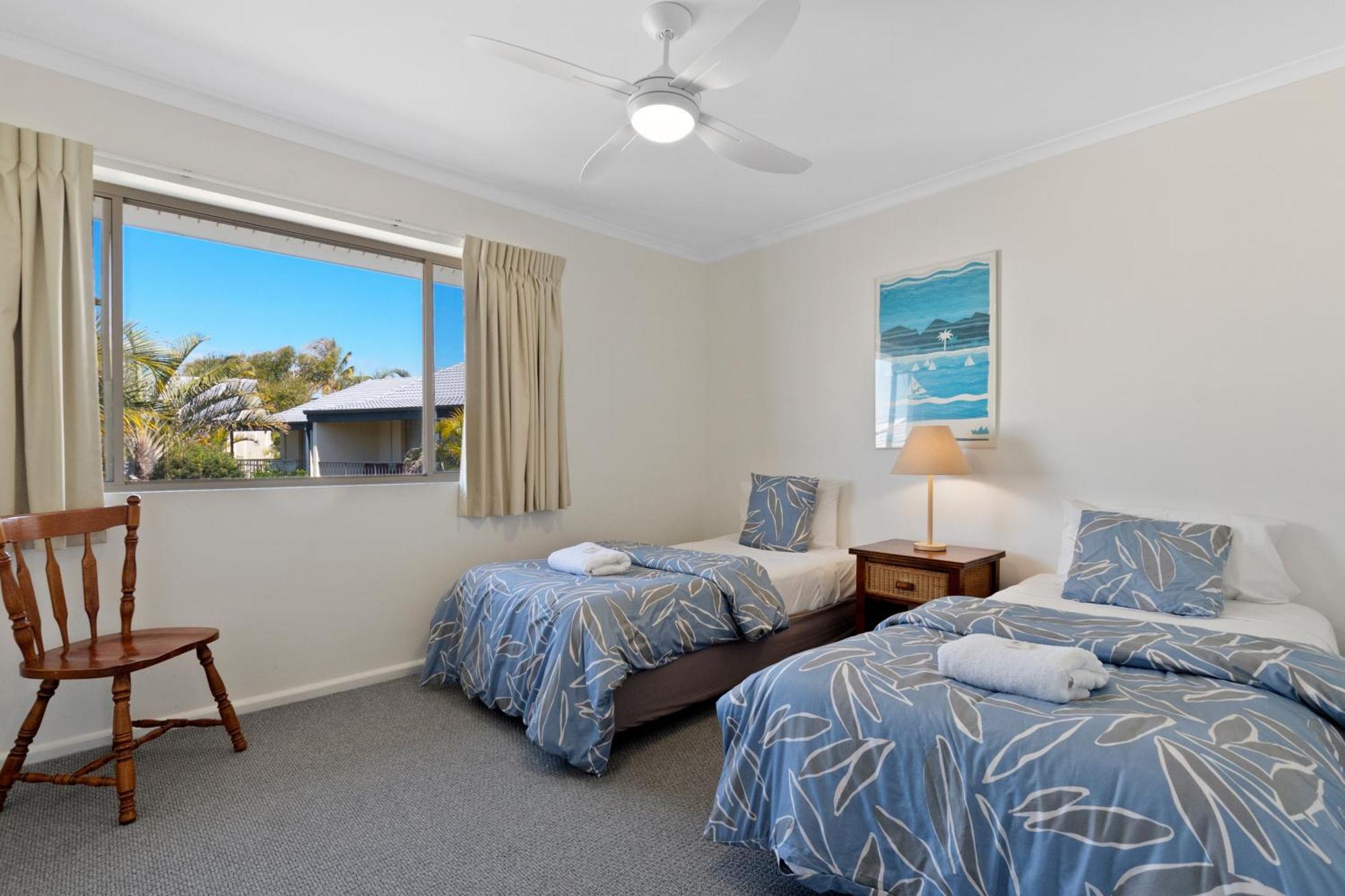 Beach Breakers Resort Sunrise Beach Eksteriør billede