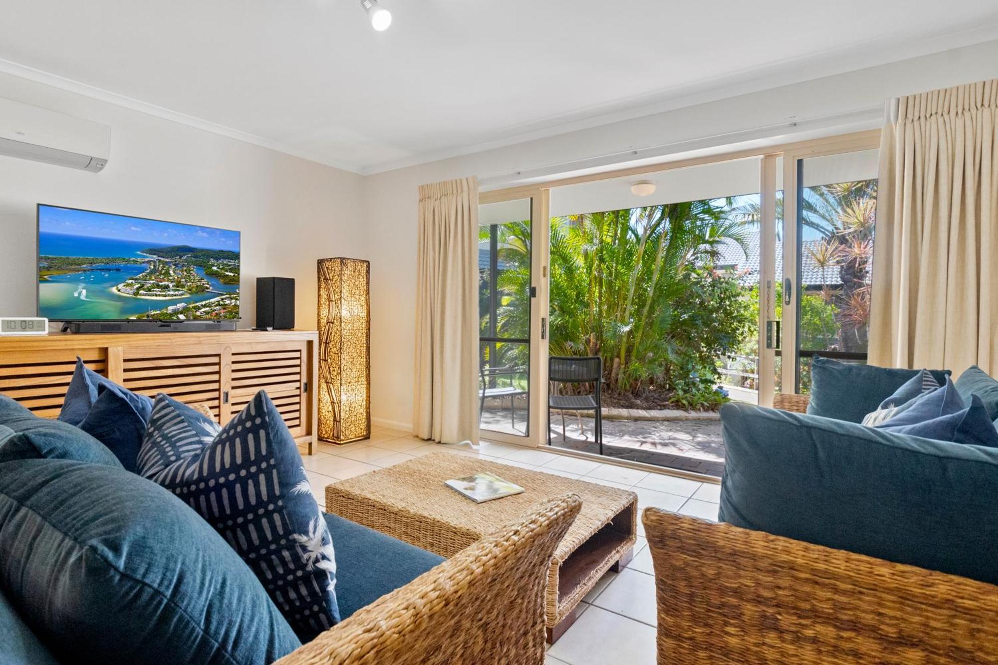 Beach Breakers Resort Sunrise Beach Eksteriør billede