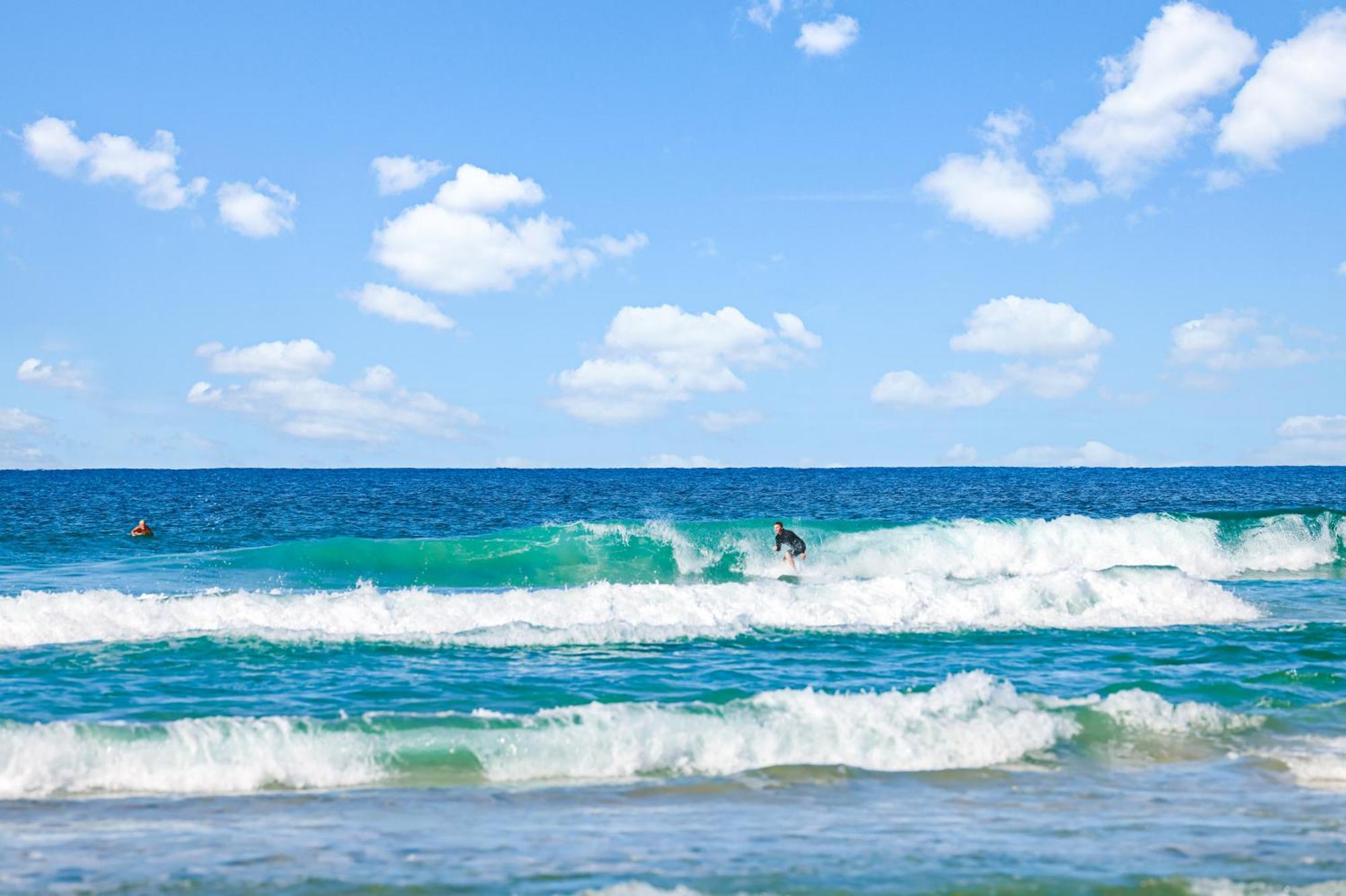 Beach Breakers Resort Sunrise Beach Eksteriør billede