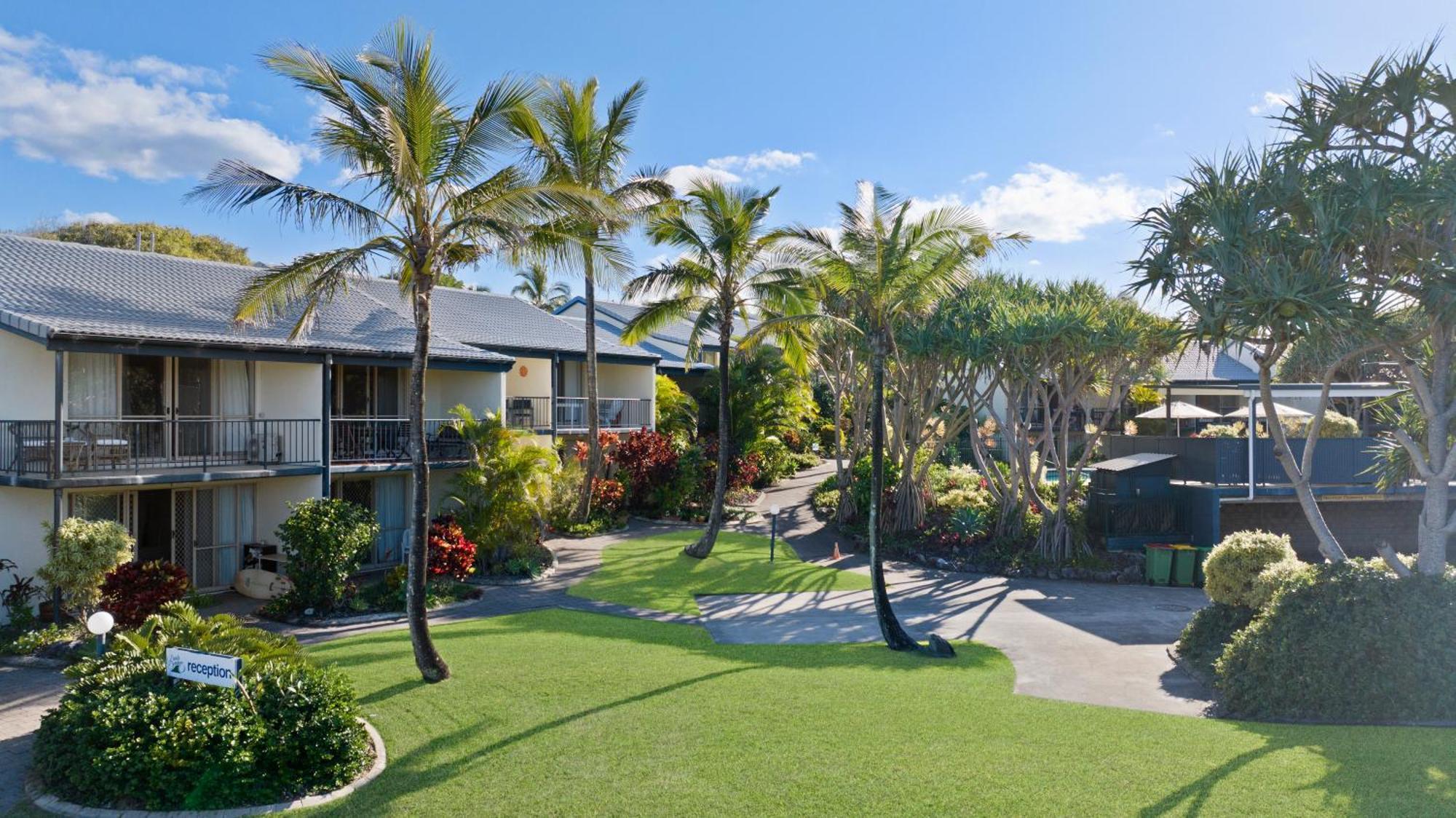 Beach Breakers Resort Sunrise Beach Eksteriør billede